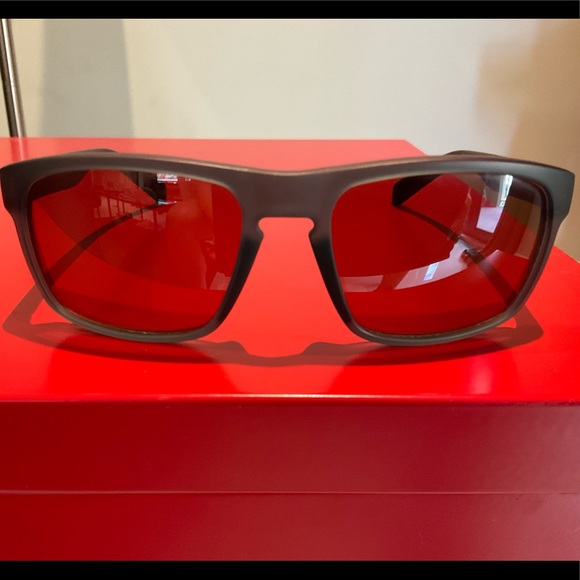 Henrik Stenson Sunglasses - Picture 4 of 5